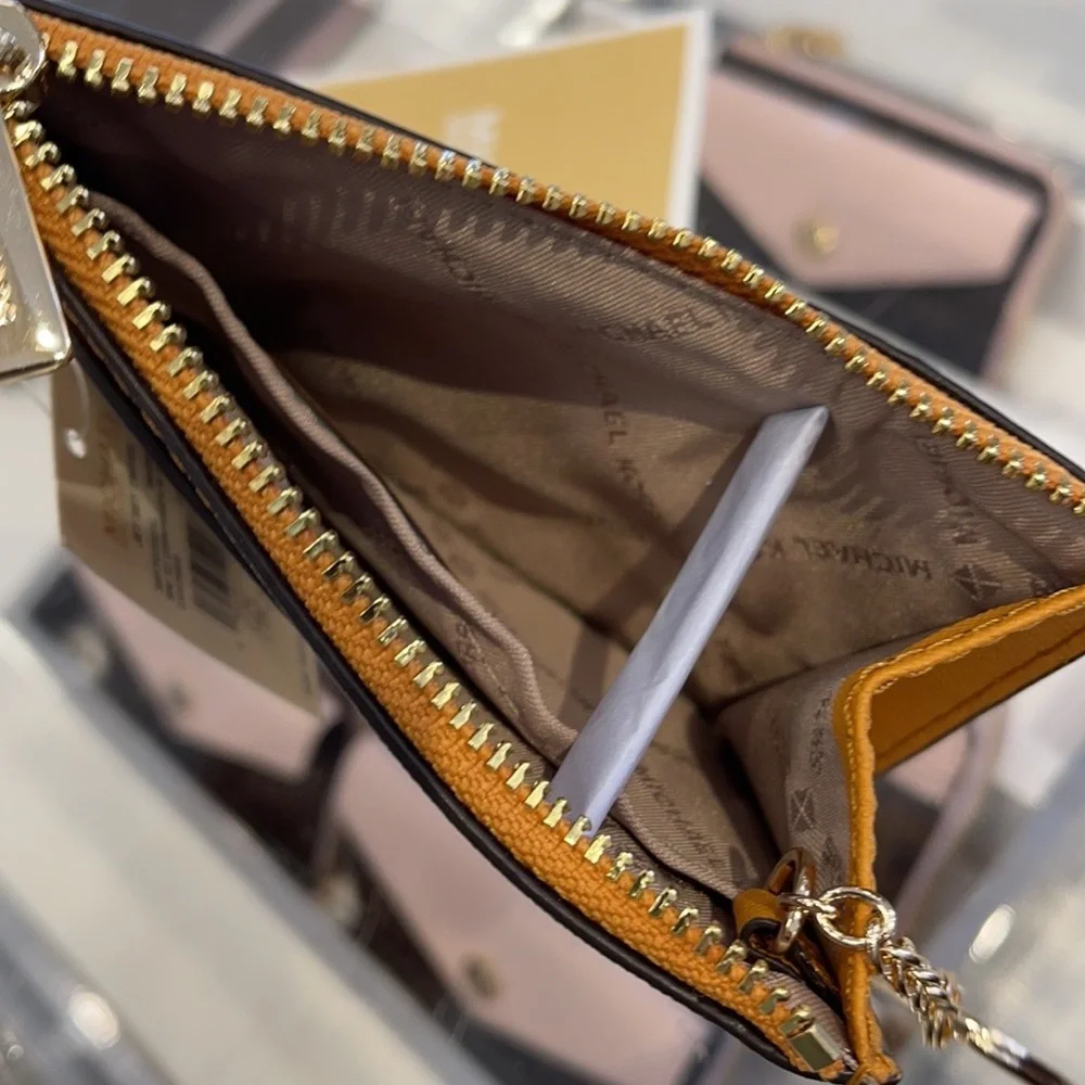 Michael Kors Jet Set Travel Small Leather Top Zip Coin Pouch With ID